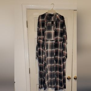 NWT VERY STYLISH PLAID KIMONO THAT IS SURE TO MAKE HEADS TURN & SAY YOU LOOK 🔥